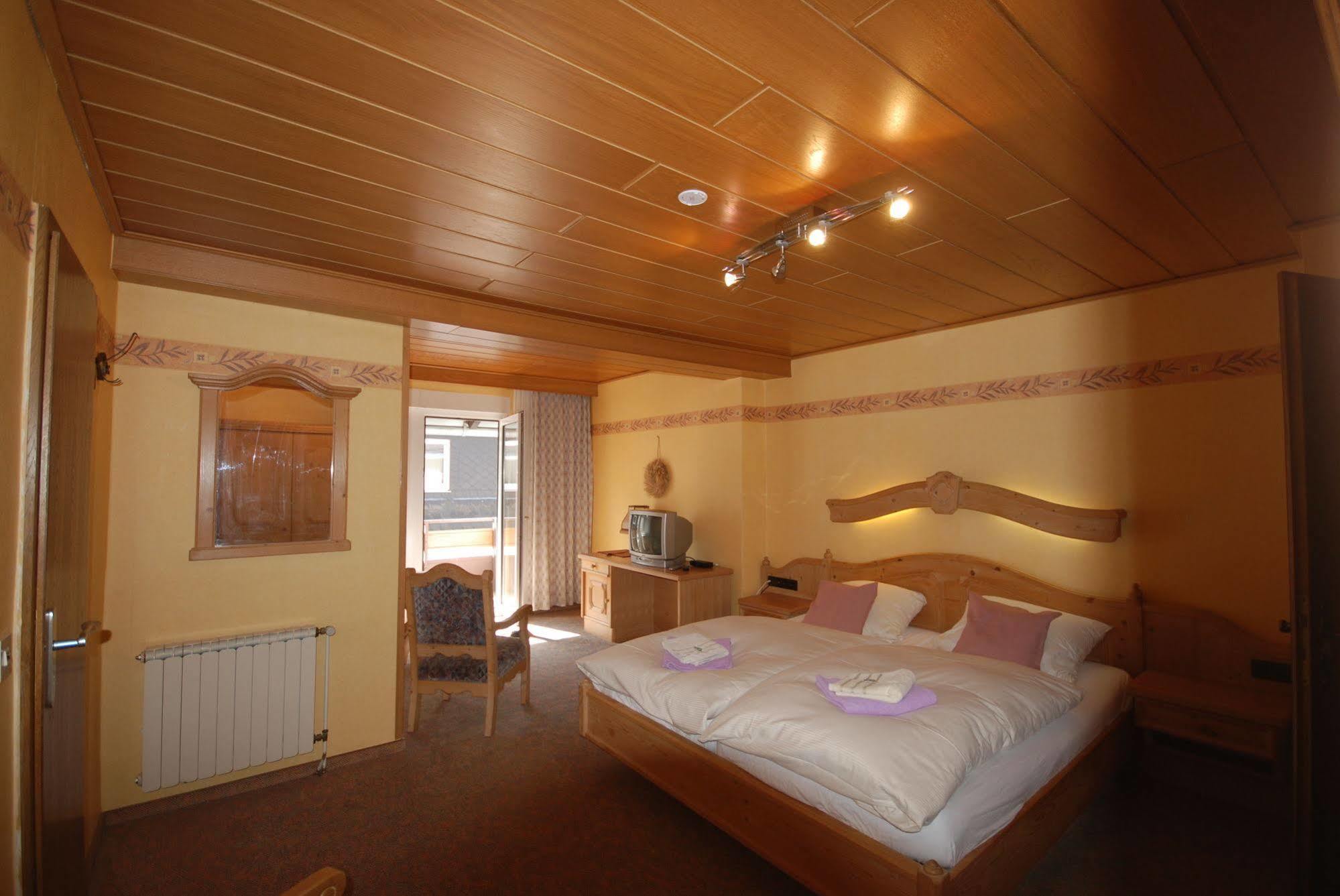 Pension Robin Hood Willingen  Esterno foto